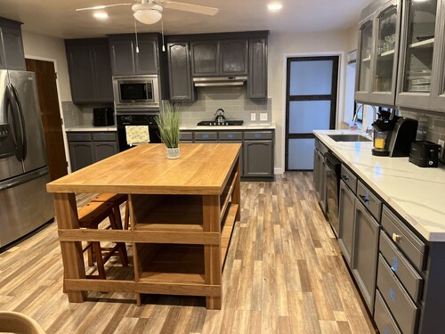 Nestled in the woods, immersed in nature. Cleaning fee included!