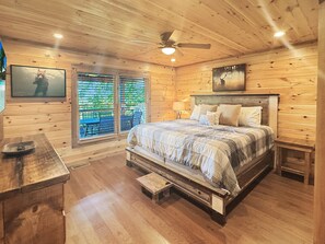 4 bedrooms, iron/ironing board, free WiFi, bed sheets - Heavenly Hideaway - Outdoor Living Area | Panoramic Views | Hot Tub (Mineral Bluff)
