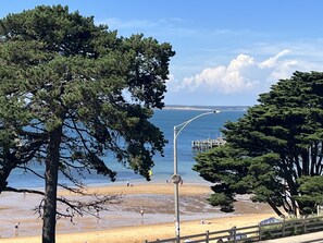Beach - Beachfront lux The Esplanade Phillip Island  (Cowes)