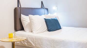 Blackout drapes, free WiFi, bed sheets