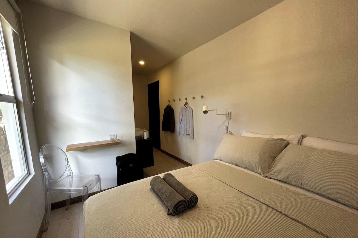 Traditionele kamer | Verduisterende gordijnen, gratis wifi, beddengoed