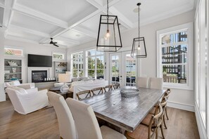 Dining - Hermosa Manor - Luxury Vacation Rental House Near the Beach with Private Pool Area & Gulf Views (Santa Rosa Beach)