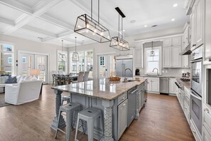 Fridge, microwave, oven, stovetop - Hermosa Manor - Luxury Vacation Rental House Near the Beach with Private Pool Area & Gulf Views (Santa Rosa Beach)