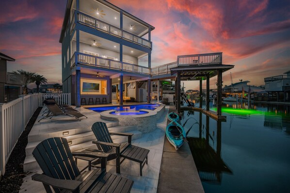 Outdoor pool, a heated pool