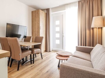 Pflanze, Eigentum, Zimmerpflanze, GebÀude, Blumentopf, Beleuchtung, Interior Design, Holz, Flooring, Fussboden