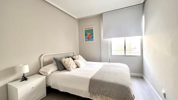 4 bedrooms, internet, bed sheets