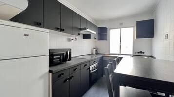 Fridge, microwave, oven, dishwasher