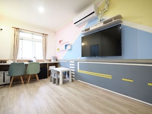 Family Quadruple Room | Down duvets, laptop workspace, free WiFi, bed sheets - Sun Moon Cat (Yuchi)