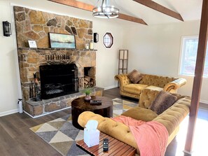 Téléviseur connecté, foyer, livres