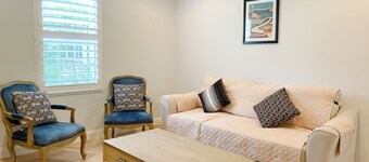 Irvine townhouse close to park, community club