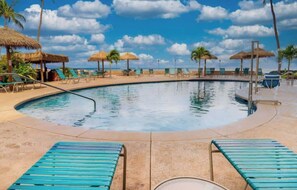 Outdoor pool - 8th floor resort studio, AC stunning ocean views (Napili-Honokowai)