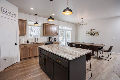 New Construction home- walking distance to downtown Sister Bay!