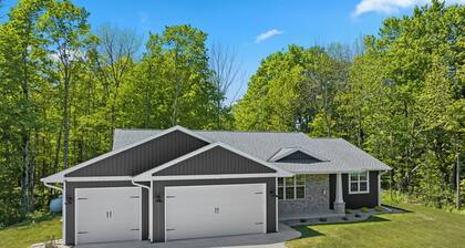 New Construction home- walking distance to downtown Sister Bay!