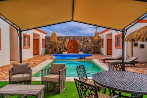 حمّام سباحة خارجي