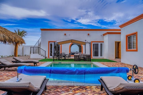 Hacienda Playa with Private Pool at Las Conchas