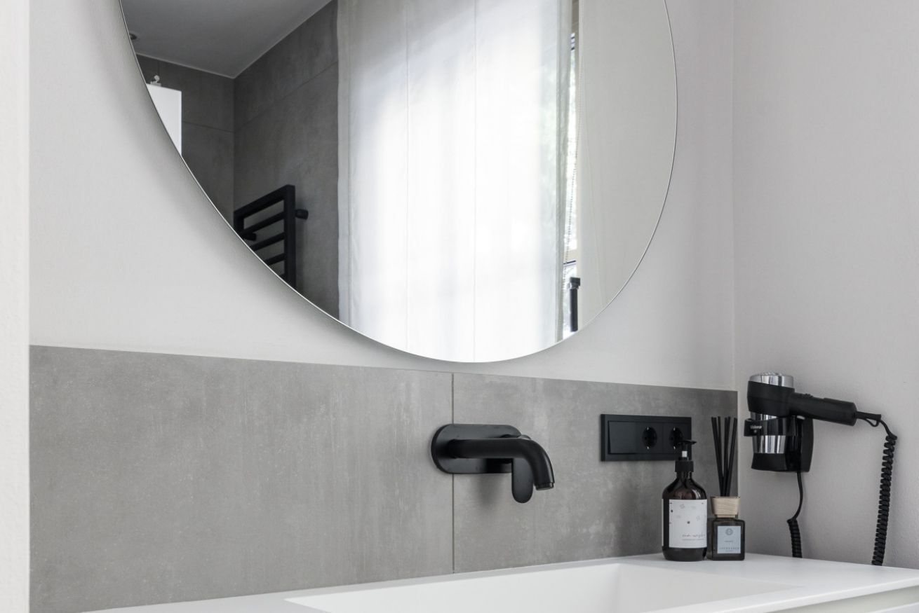 Dusche, kostenlose Toilettenartikel, Haartrockner, Bidet