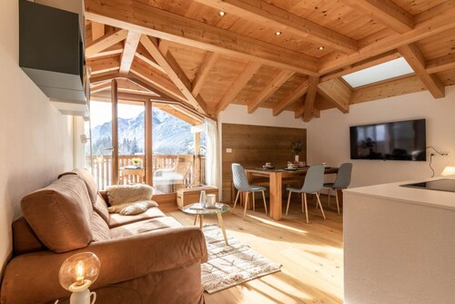 Casa Flora near train station