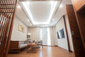 Exclusive Room, 1 King Bed | Select Comfort beds, free minibar, in-room safe, individually decorated - VIENTIANMEKONGHOTEL (Vientiane)