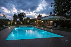 Piscine extérieure (ouverte en saison)