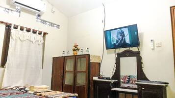 Family Quadruple Room, 2 Double Beds | Bed sheets