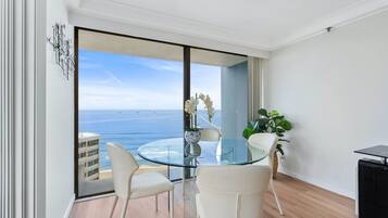 Two-Bedroom Apartment with Ocean View (High Floor) | In-room dining