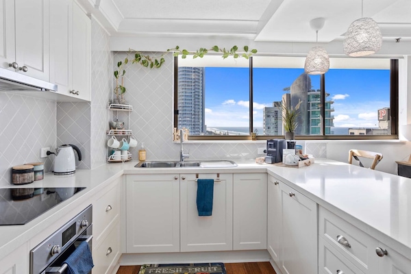 Two-Bedroom Apartment with Ocean View | Private kitchen | Full-size fridge, microwave, oven, stovetop
