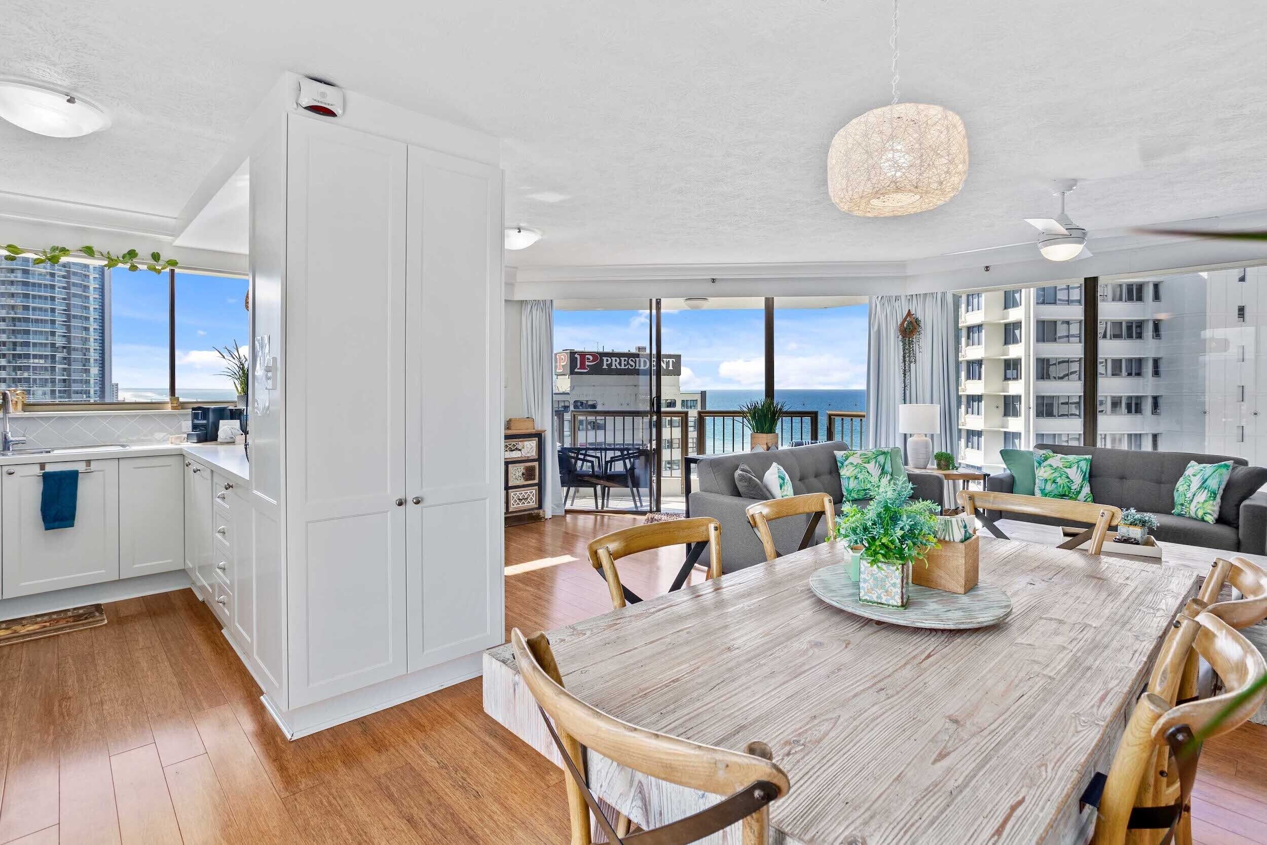 Two-Bedroom Apartment with Ocean View | In-room dining