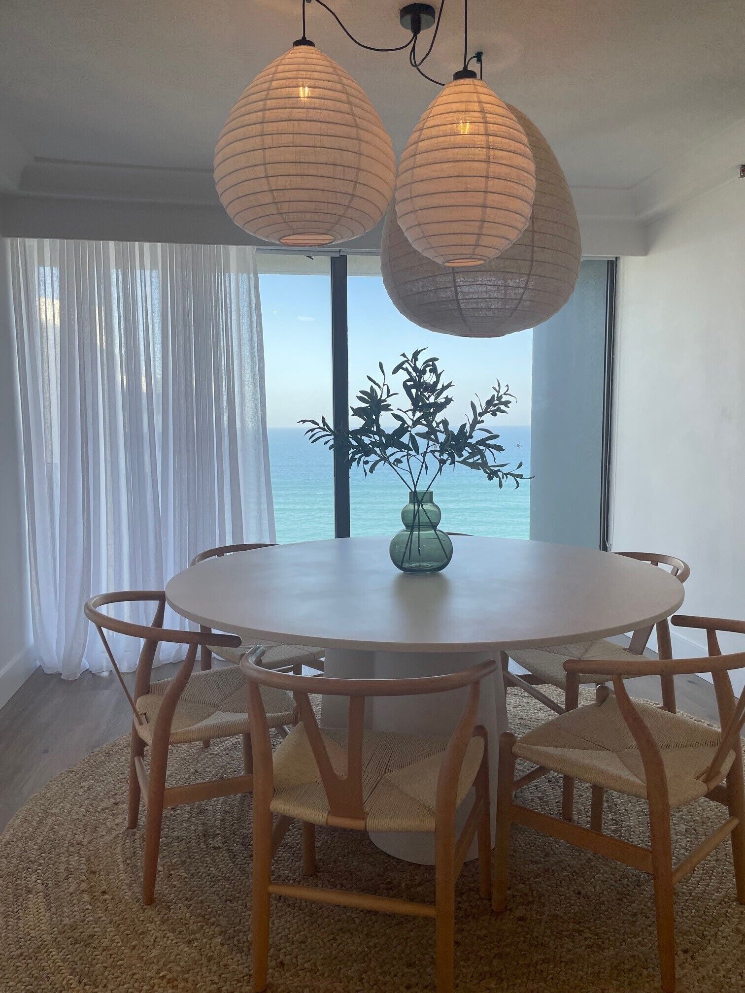 Two-Bedroom Apartment with Ocean View (High Floor) | Living area