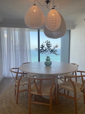 Two-Bedroom Apartment with Ocean View (High Floor) | Living area