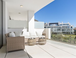 Terrace/patio - Deco | Pool - Terrace - Parking (Fuengirola)