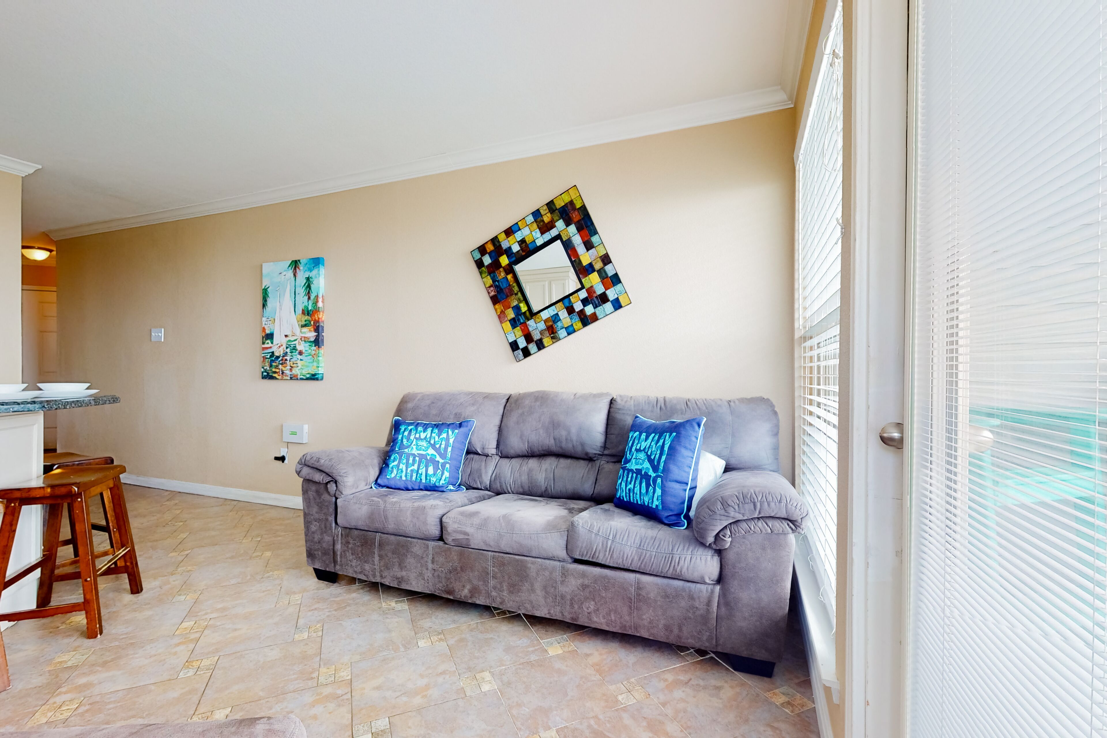 Gulf-view condo in beachfront complex with heated pool, hot tub, beach access
