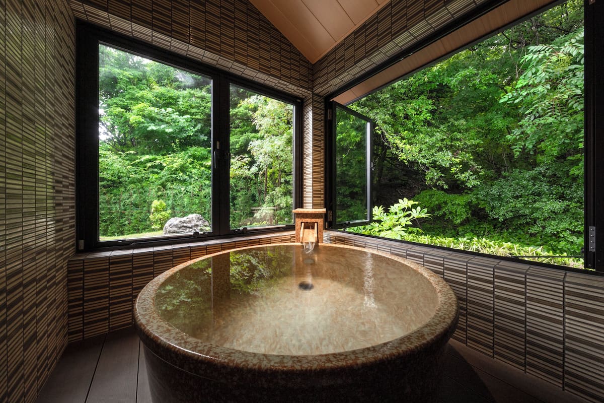 奢華公寓, 陽台, 花園景觀 | 浴室 | 獨立浴缸和淋浴設備、溫泉浴缸、免費盥洗用品、吹風機