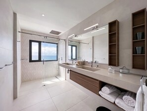 تجهيزات دش، مجففات شعر، مناشف