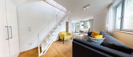 テレビ、DVD プレーヤー、ステレオ