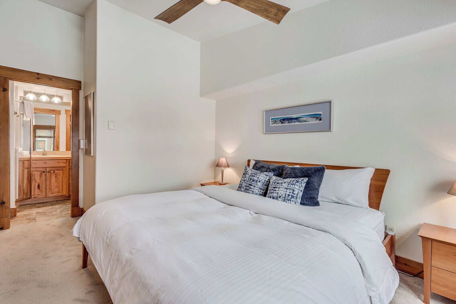 3 室のベッドルーム、デスク、アイロン / アイロン台、WiFi (無料)