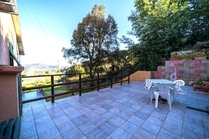 Outdoor dining - DIMORA CAPOLIVERI - LA BALCONATA (Capoliveri)