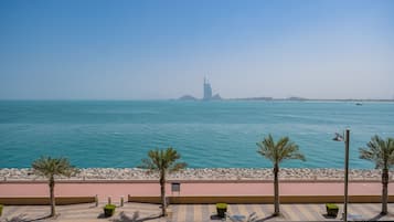 TWO BEDROOM WITH SEA VIEW | Terrace/patio