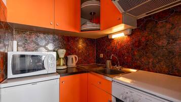 Refrigerador, microondas, horno y tostadora