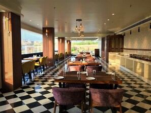 2 Restaurants; Frühstück, Mittagessen und Abendessen werden serviert