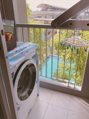 Interior - 1B/R Pool View Condo near MRT, Stay like home. (กรุงเทพมหานคร)