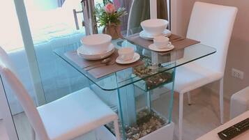 1 bedroom, iron/ironing board, free WiFi