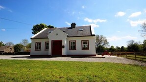 Exterior - Lough Mask Fishing Cottage (Neale)