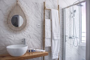 Een douche, een haardroger