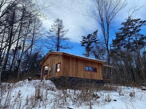 Exterior - 30 Minutes to Kusatsu Onsen and Karuizawa! Warm Highly Insulated Cottage Tsumagoi Village (Agatsumagun tsumagoimura kanbara)