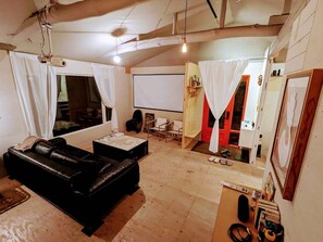 Interior - 30 Minutes to Kusatsu Onsen and Karuizawa! Warm Highly Insulated Cottage Tsumagoi Village (Agatsumagun tsumagoimura kanbara)