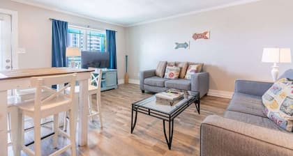 Gulf View Condo Steps from Flora-Bama & Beach