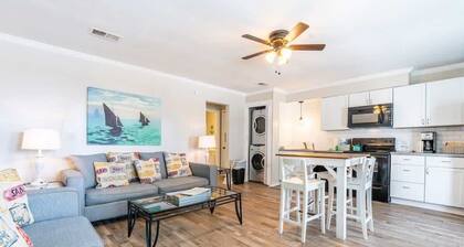Gulf View Condo Steps from Flora-Bama & Beach