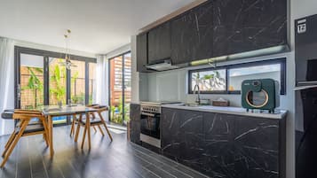 Vila, 2 kamar tidur | Dapur pribadi | Lemari es, kompor, dan mesin pencuci piring