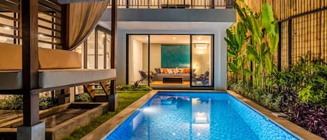 Private pool