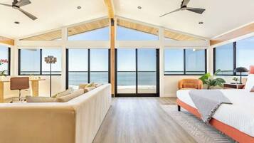 4 bedrooms, desk, iron/ironing board, WiFi